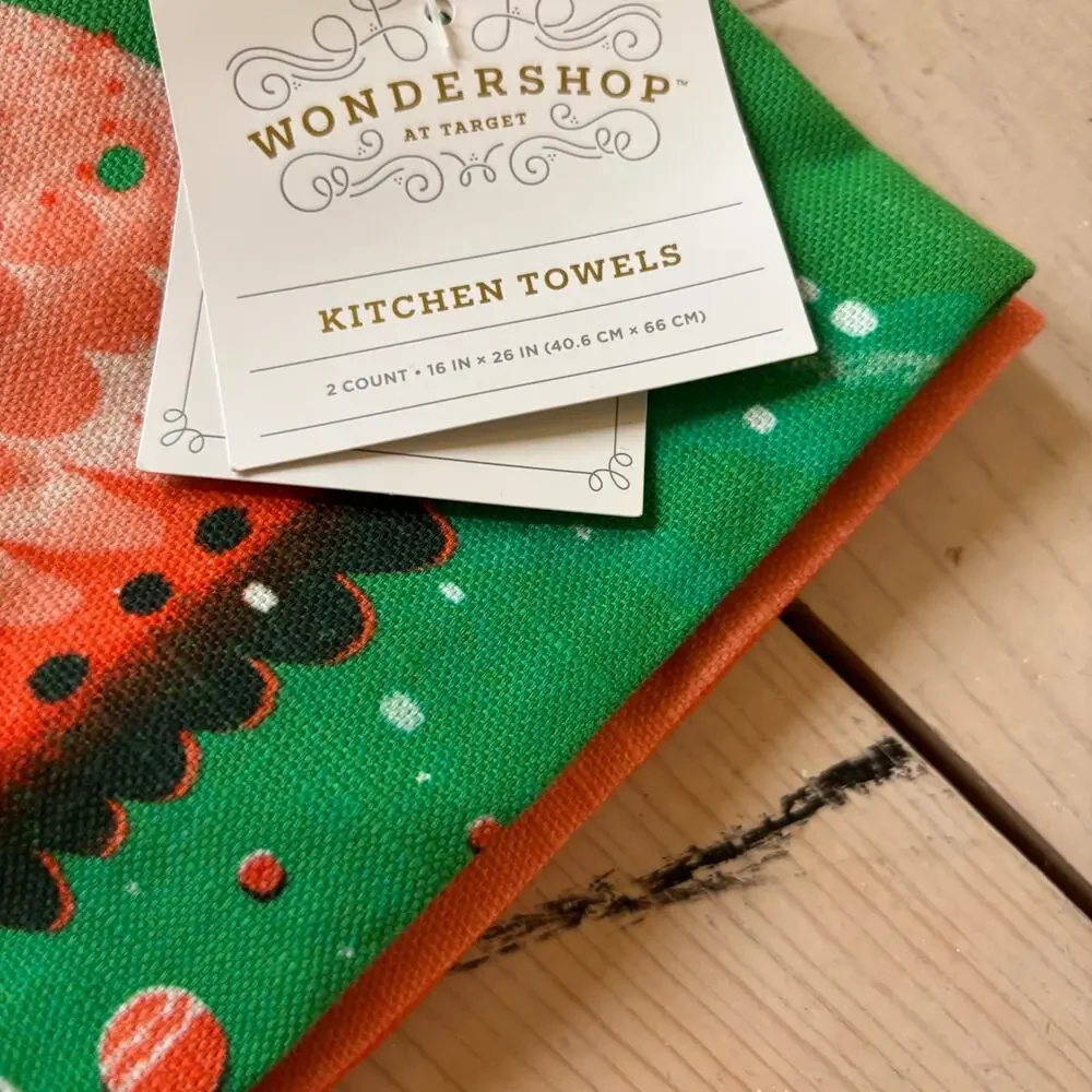 Wondershop NWT Set of 2 Christmas Kitchen Towels by Cecilia Ruiz & Lisk Feng